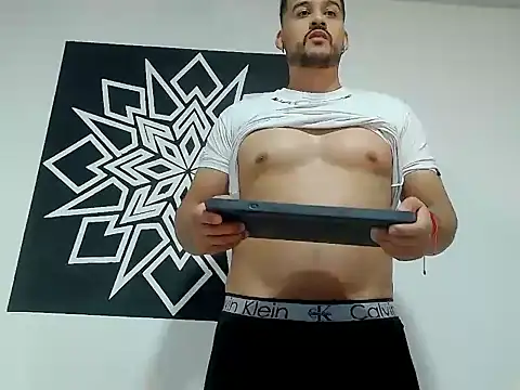 _chris-dennis_ - _CHRIS-DENNIS_'s free webcam - UK Sex Cams