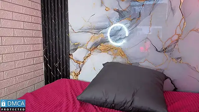 MaeveKuro live sex cam