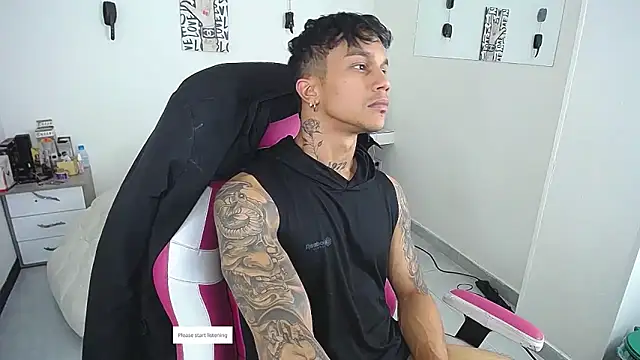 Leonard_Price live sex cam