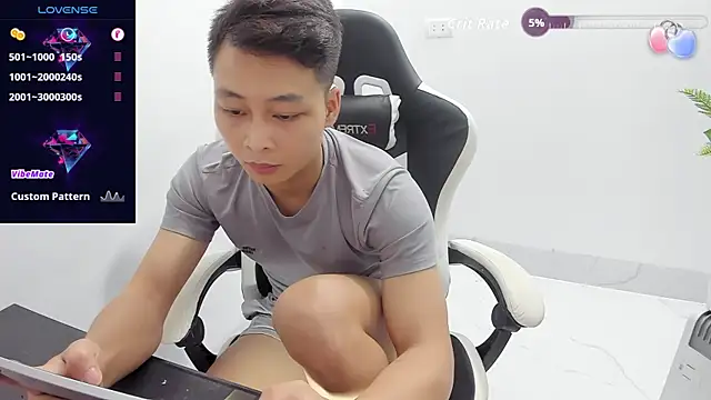 Naughty___asian webcam