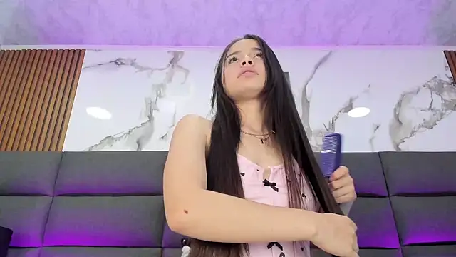 VictoriaKyros webcam