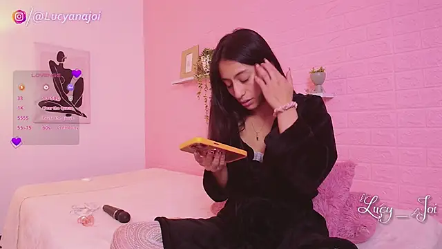 Lucyanajoi webcam