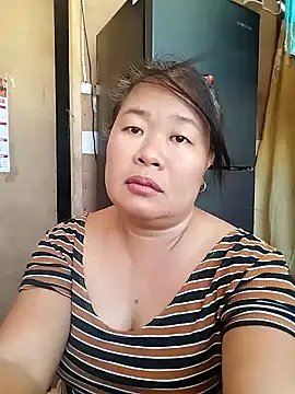 Lovelywoman43 webcam