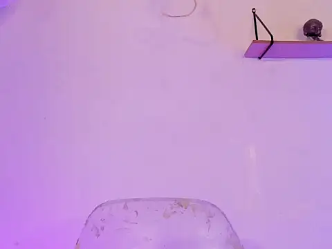 aprille15 - Aprille15's free webcam - UK Sex Cams