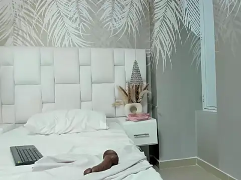 your_sissytrans Live Webcam on Stripchat