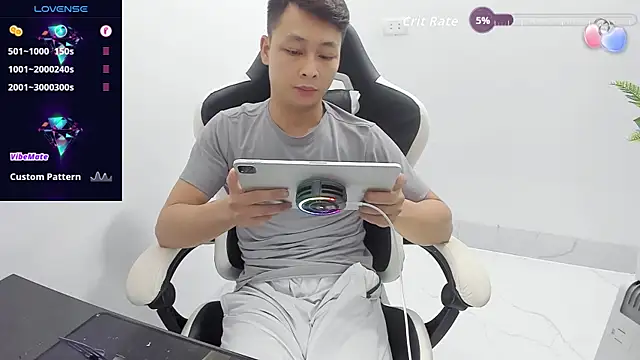 Naughty___asian webcam