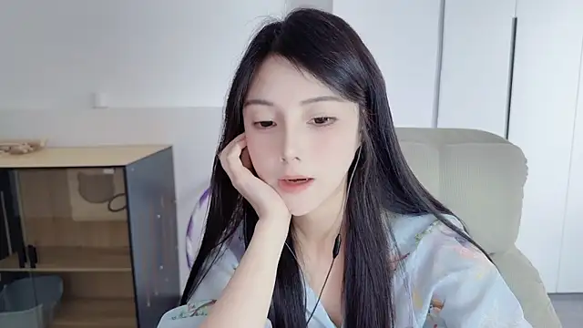 美女HaagenDazs_在线直播