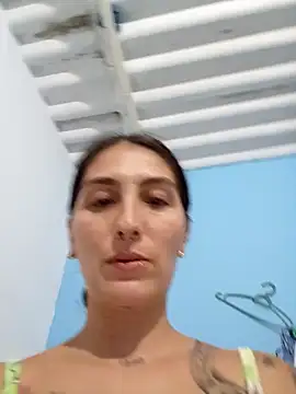 single_mother_in... Live Webcam on Stripchat