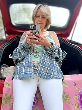 Milena-MilfaXXX live sex cam