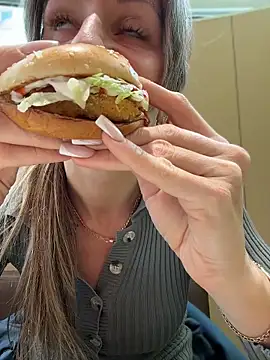 EvvaMur live sex cam