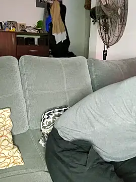 bradd_32 (M young) - CLOSE UP HANDJOB + CUMSHOT