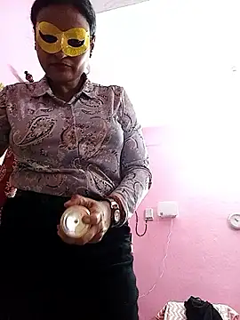 gullapi (F milf) - Full nude show