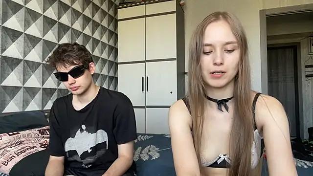 merycouple Live Webcam on Stripchat