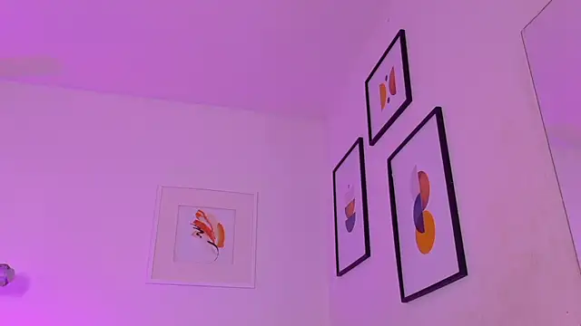 kinkylittlegirll webcam