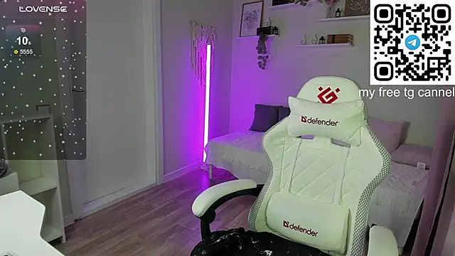 Laura_CollinsS webcam