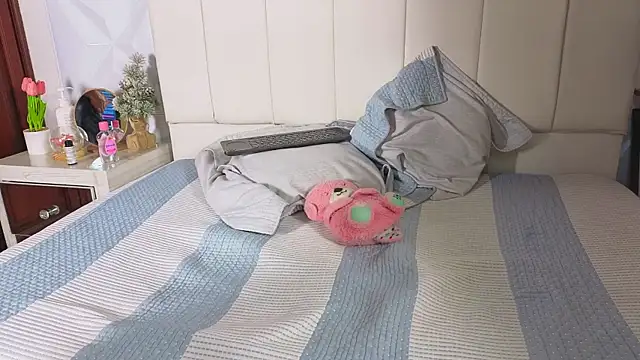 Emily_and_Sebastiannn webcam