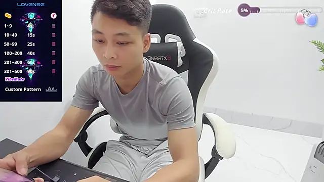 Naughty___asian webcam