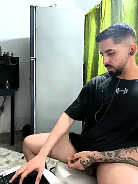 giannis090 Live Webcam on Stripchat