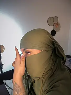 Webcam Model (rashaaa_)  is live.Free join now!