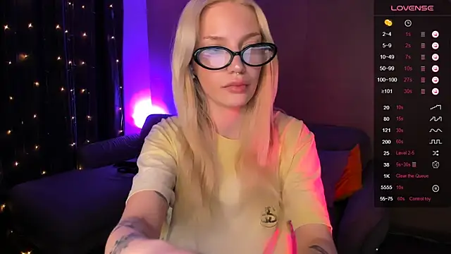 AnyaTaylor_ webcam