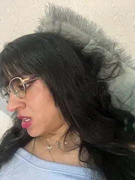 Webcam Model (ValentinaEvanz)  is live.Free join now!