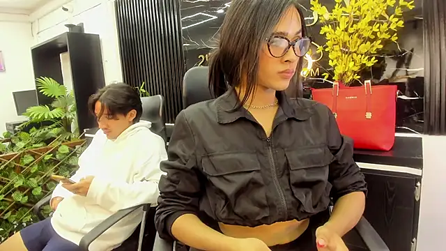 Miss_KhalifaDoll webcam