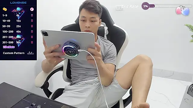 Naughty___asian webcam