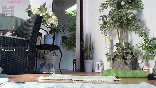 Squirtmania live sex cam