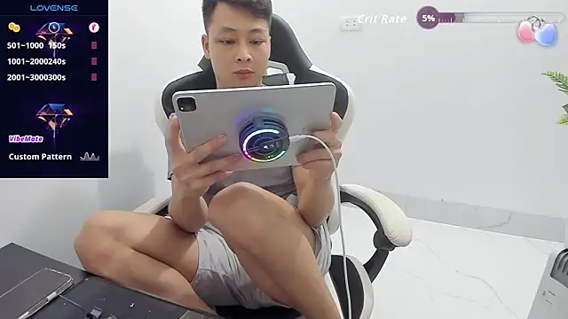 Naughty___asian webcam