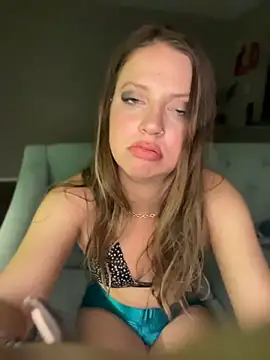 molly_witha_chance (F young) - 4 fingers