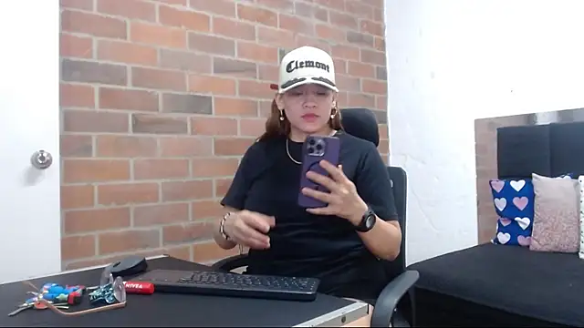 samantha__karolstone webcam