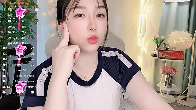 liz-nn (Ask my age) - 完成目标最后10币哥哥任选一个菜单（限1000币以下））