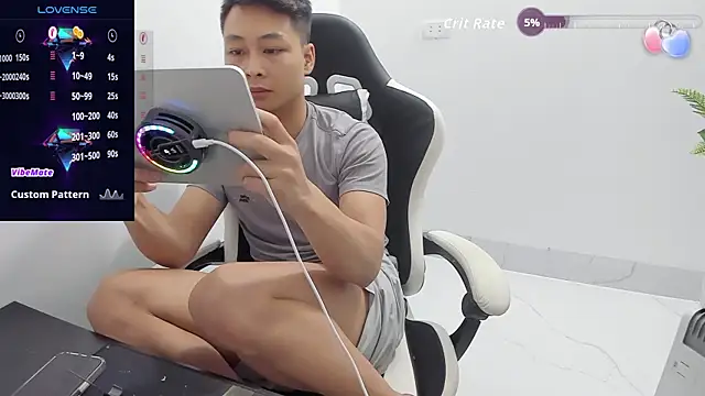 Naughty___asian webcam