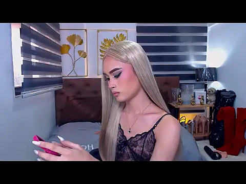 JuicyCockThea webcam