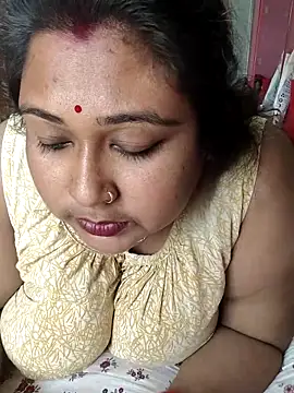 Webcam Model (hotbhabhi011)  is live.Free join now!