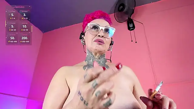 MATURE_HARDCORE webcam