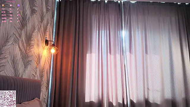 ElvinaRose live sex cam