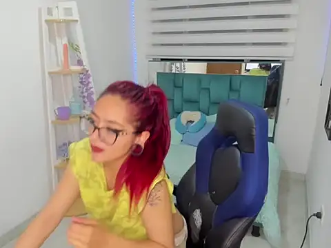 Sara_Red_X webcam