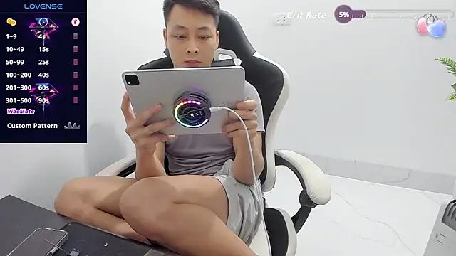 Naughty___asian webcam