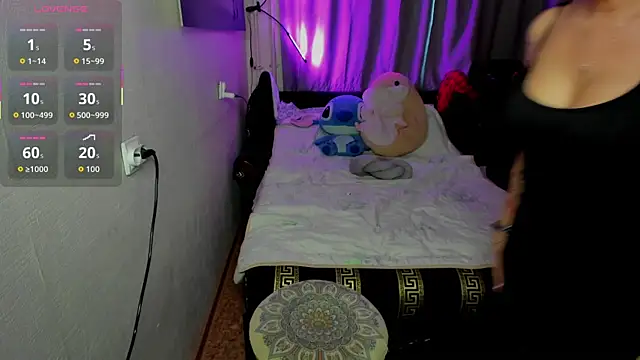 monica__elder webcam