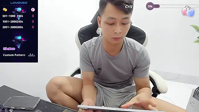 Naughty___asian webcam