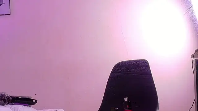 kinkylittlegirll webcam