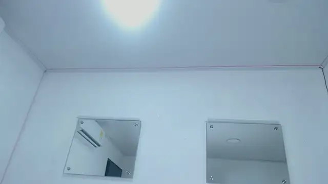 Ebony_N_Blonde webcam