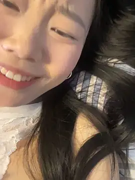 美女ZHJKS9988在线直播