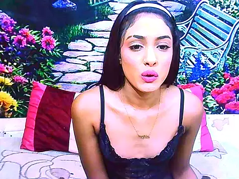 IndianPretty14u2Luv webcam