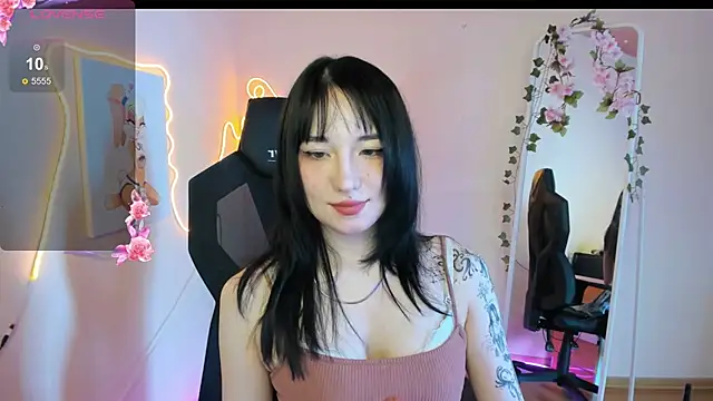 AliceeinWonderlanddd webcam