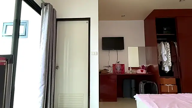 kamila_18_french webcam