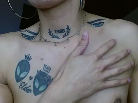 Scarlett_crastrawberry webcam