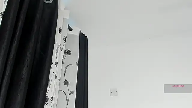 CREAMY_BUBBLEGUM webcam