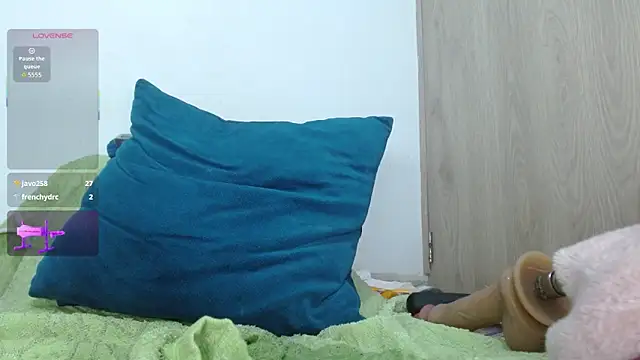 avaleri_cherry webcam